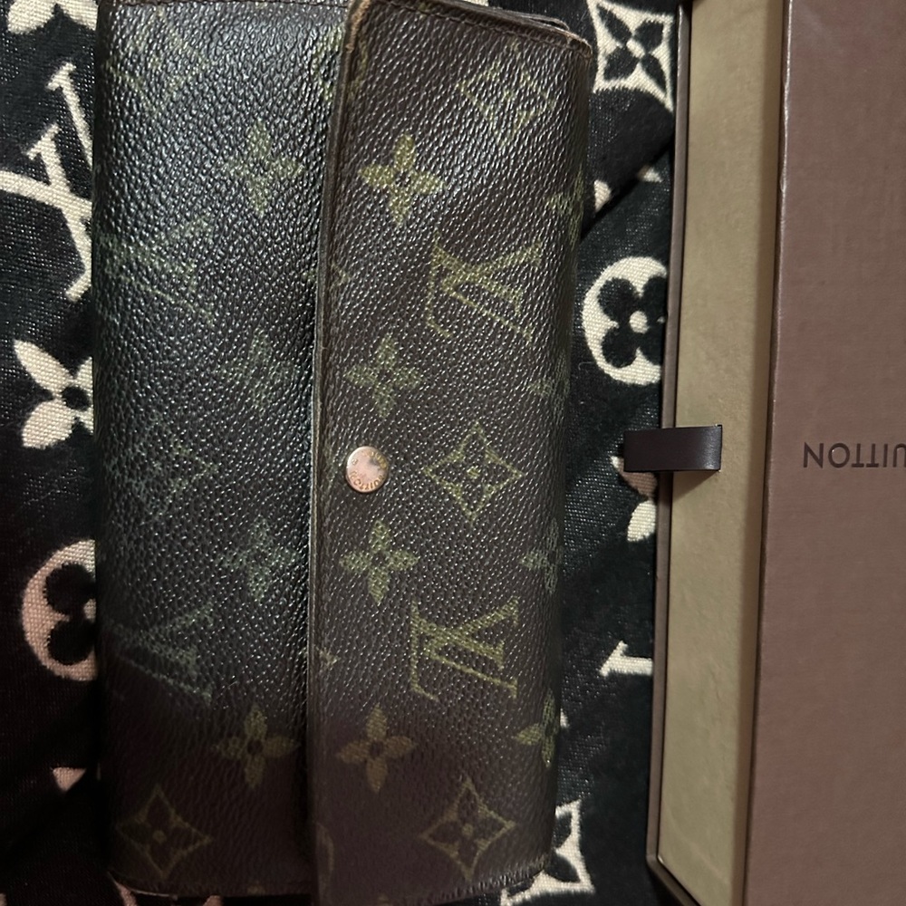 Authentic louie vitton wallet